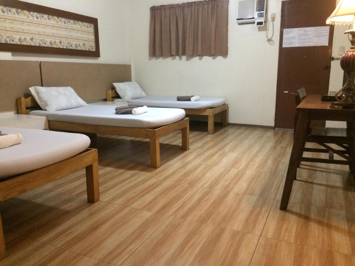 Crisfil'S Lodge Incorporated Dumaguete City Eksteriør billede
